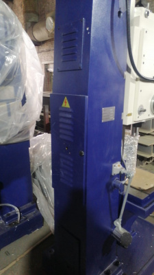 Вертикально-сверлильный станок 2С132