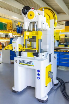 Пробивной пресс STA 30/600 Servo