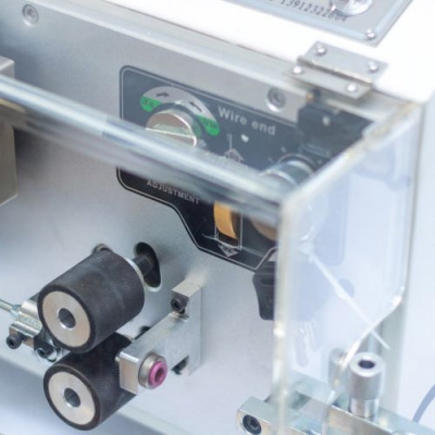 Станок для резки и зачистки провода BZW-882D