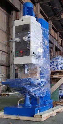 Вертикально-сверлильный станок 2С132