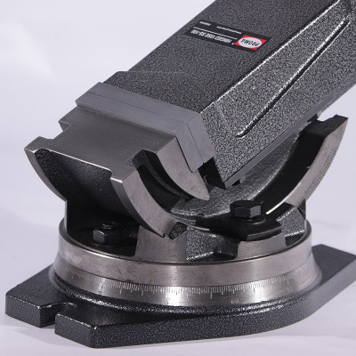 Машинные тиски с поворотным основанием SS-100