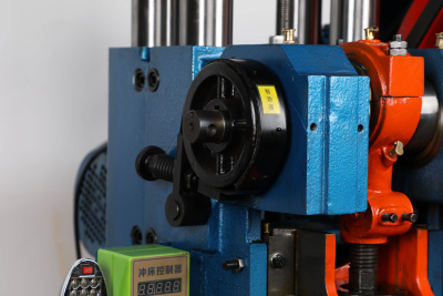 Пробивной пресс JB04-5T