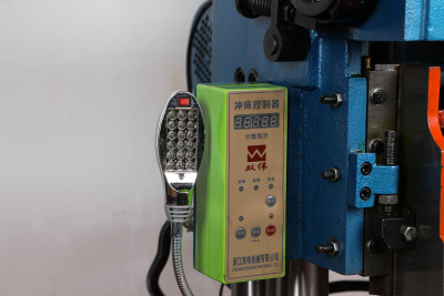 Пробивной пресс JB04-5T